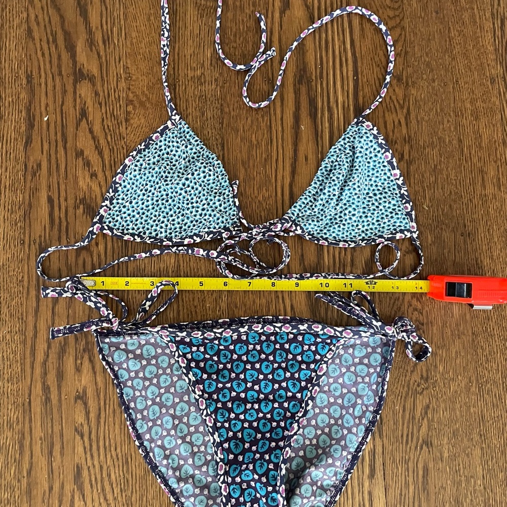 Like NEW! TOP bikini REVERSIBLE . Perfect for summer